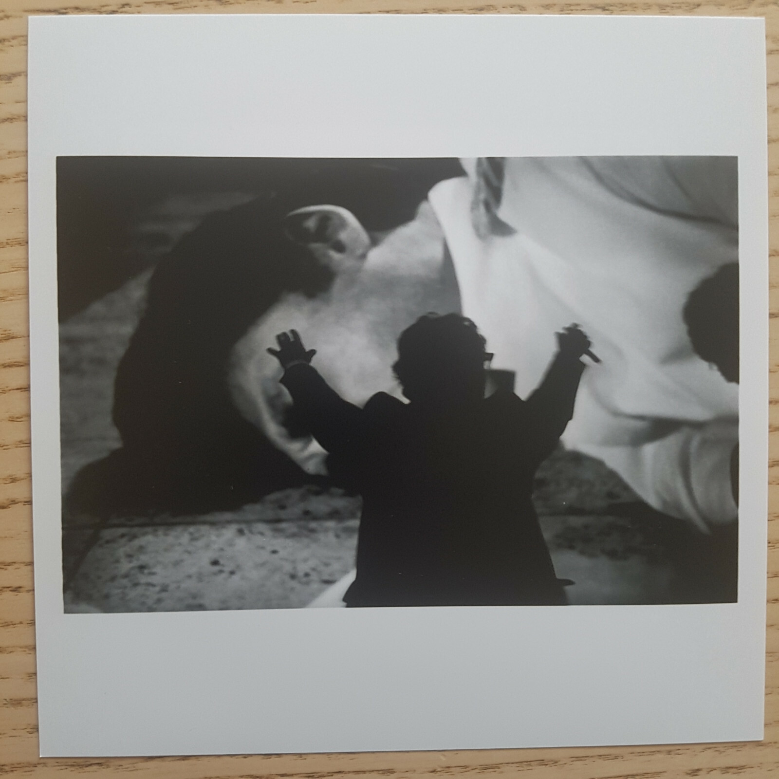 JL GODARD – PHOTO DÉDICACÉE PAR GILLES PERESS – TIRAGE CARRÉ MAGNUM