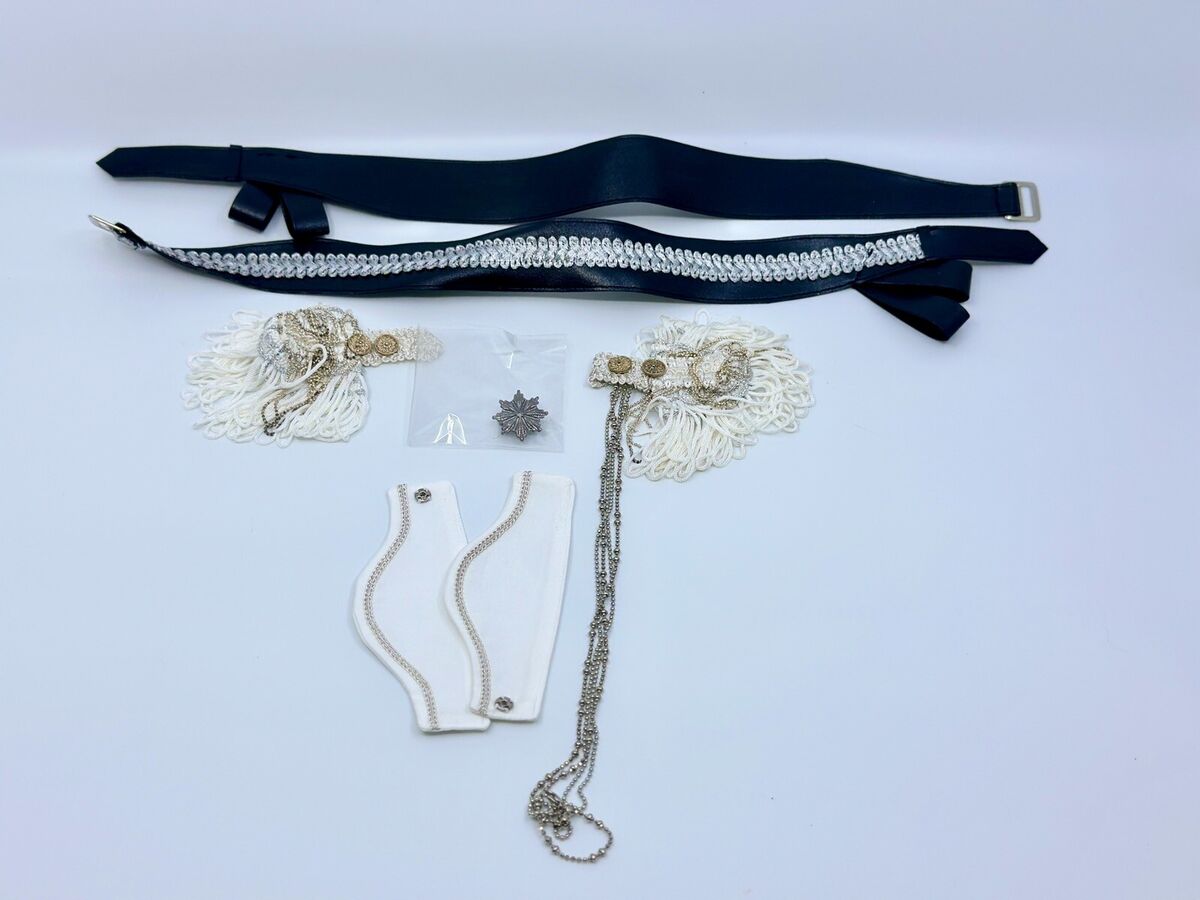 NEW! Iplehouse EID Carved Heritage Lawrence With Accessories NEW! Iplehouse EID Carved Heritage Lawrence With Accessories