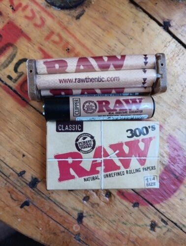 RAW 300 1 1/4 UNBLEACHED Rolling Papers,79mm Hemp Cigarette Machine+RAW LIGHTER