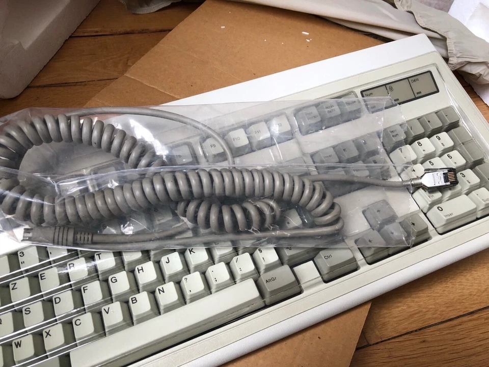 Clavier IBM MODEL M clicky vintage AZERTY FR pour IBM PS/2 AT en boite parfait - Bild 3 von 4