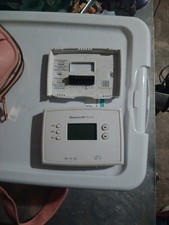 Honeywell 1-Week Programmable Thermostats wit...