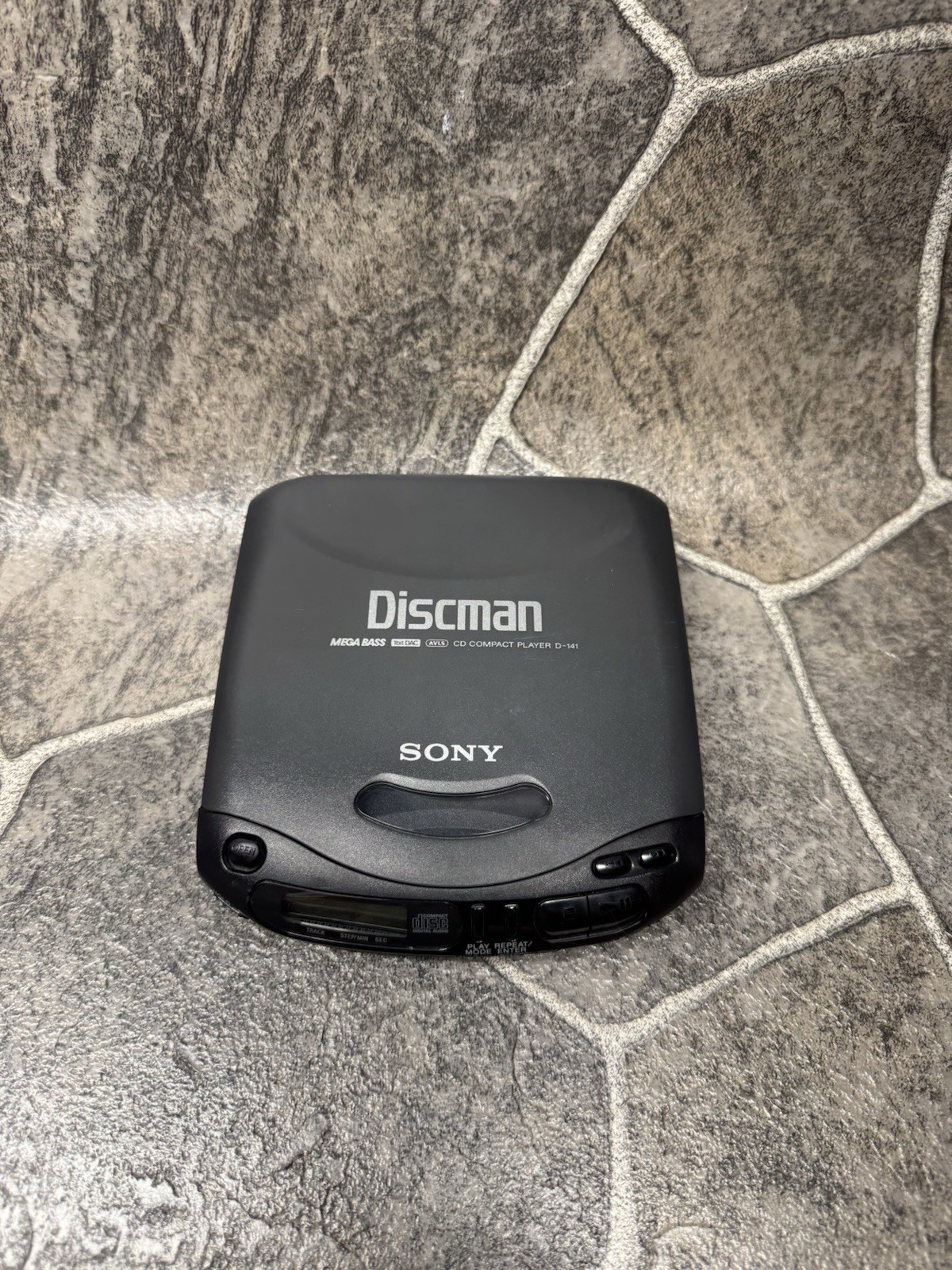 Sony Discman D-141 Portable CD Player  Mega Bass AVLSd Tested - Great Condition!