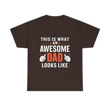 Gift for Dad: This is What an Awesome Dad Looks Like, T-shirt