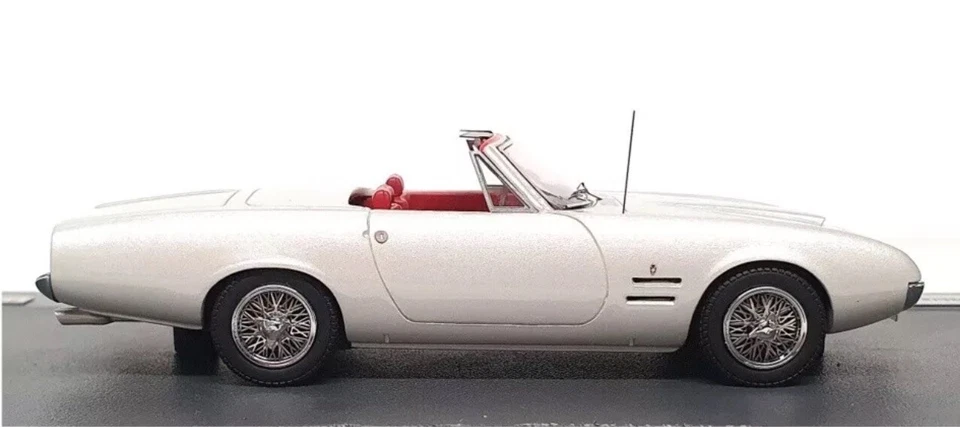 Matrix 1/43 Scale MX10701-031 - 1966 Ghia 450SS Convertible - Silver - Image 3 of 4