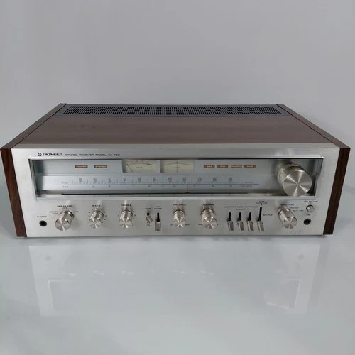 Pioneer SX-750 Stereo Receiver w/ ORIGINAL BOX & FOAM – Vintage Silver Face