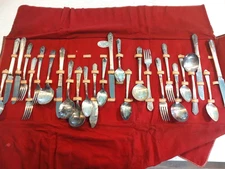 William A Rogers  Oneida Ltd 25 Piece Silver Plate Flatware Set W/Case Tarnish
