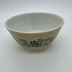 Pyrex Homestead 402 Beige Blue 1.5 Quart Corning USA Nesting Mixing Bowl