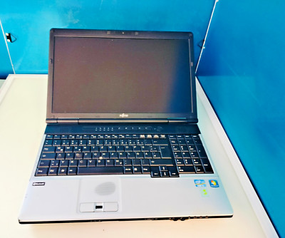 Fujitsu Laptop mit  Intel Core i5-Prozessor als Ersatzteilspender (R1 1114)
