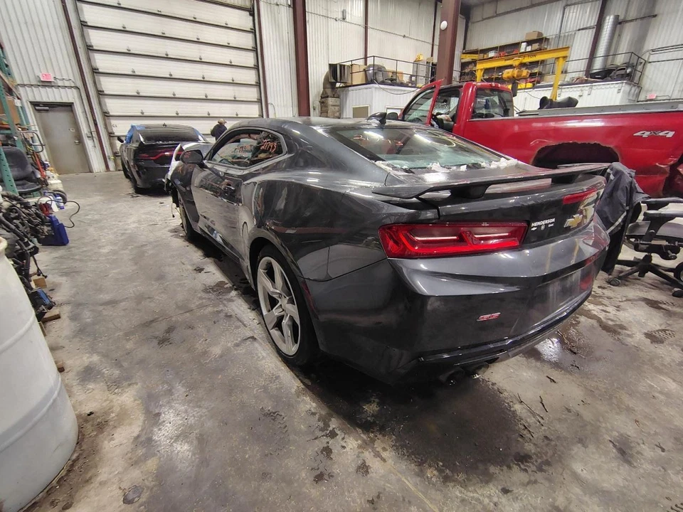 16 - 24 CHEVROLET CAMARO Drivers side Quarter Window E845437 - Image 3 of 4