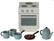NEW Maileg Madam Blue s Favorite Kitchen Set Cookware Oven Stove Miniature Mouse