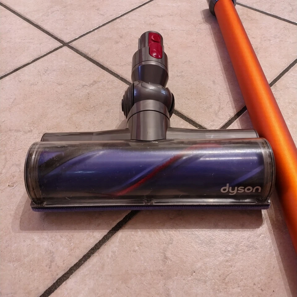 Dyson V8 Absolute, foto 3 di 5