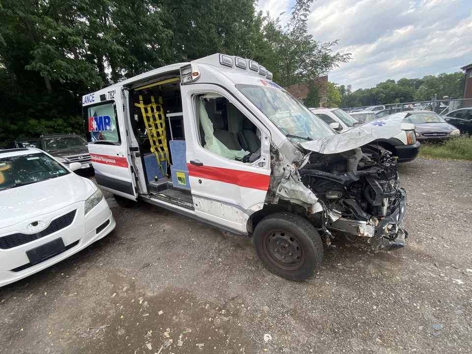 Brazo de control inferior delantero derecho usado delantero se adapta a: Ford Transit 250 2017 delantero Foto 4 de 4