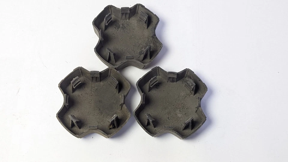 Juego de 3 Toyota Corolla 6669 1997 OEM tapa central de llanta cubierta antipolvo buje tuerca Foto 4 de 4