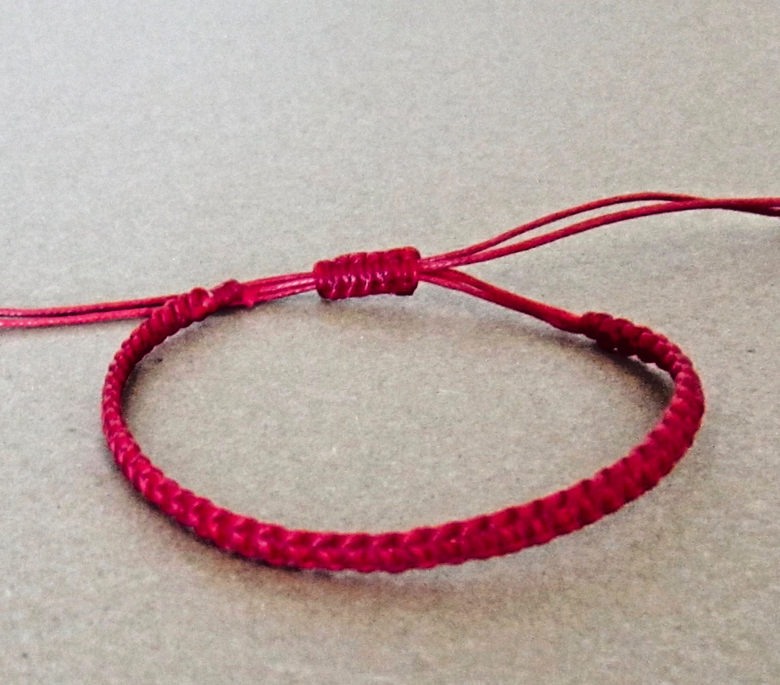PROTECTION BRACELET RED CORD WRIST BAND ADJUSTABLE ANKLET GOOD LUCK Mens Womens
