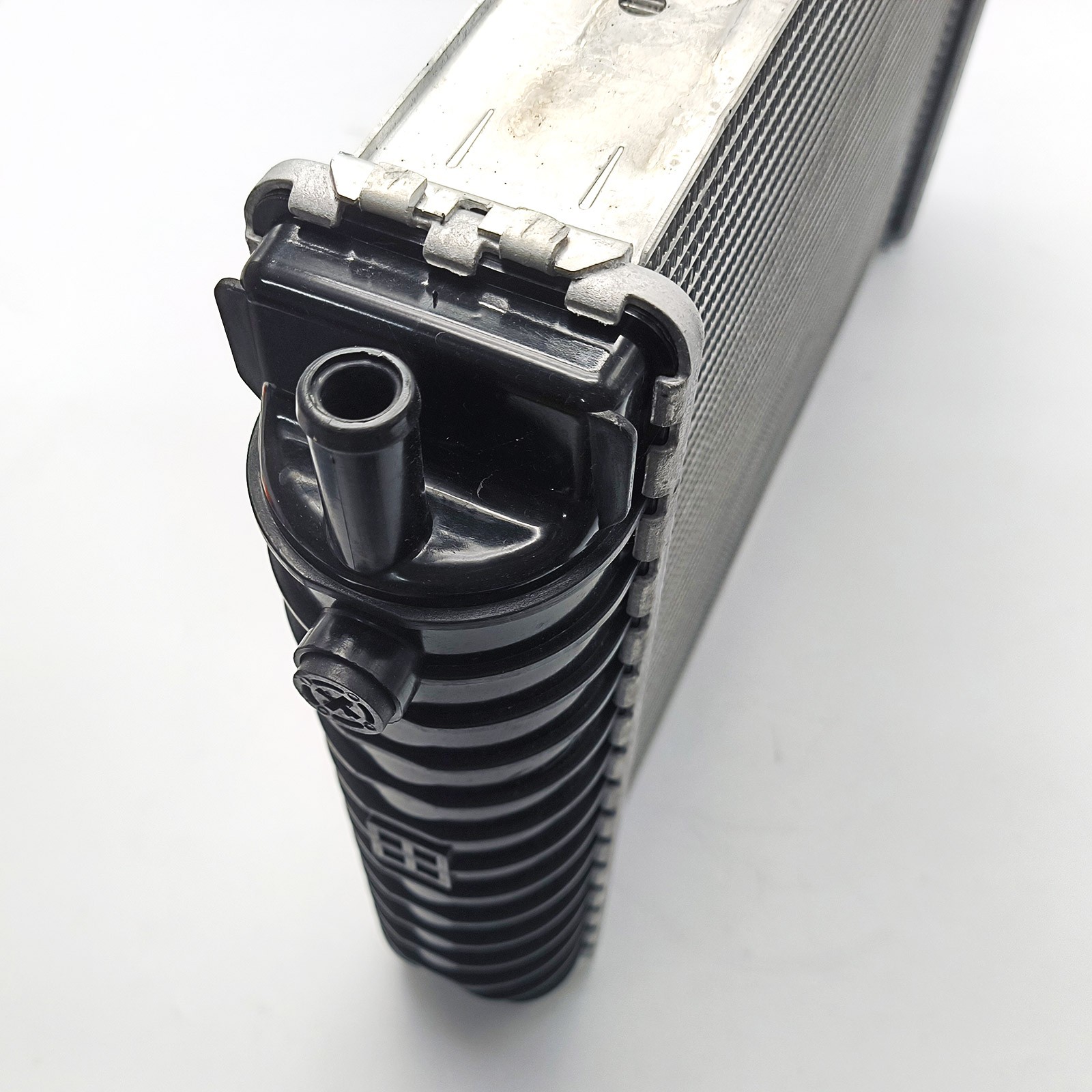Left Or Right Radiator Charge Cooler 13L0183CP for 2016-2018 Mclaren 570s Coupe