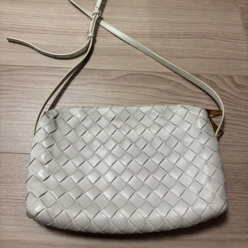 Authentic BOTTEGA VENETA Intrecciato Nodini Crossbody Bag White Leather Gold HW