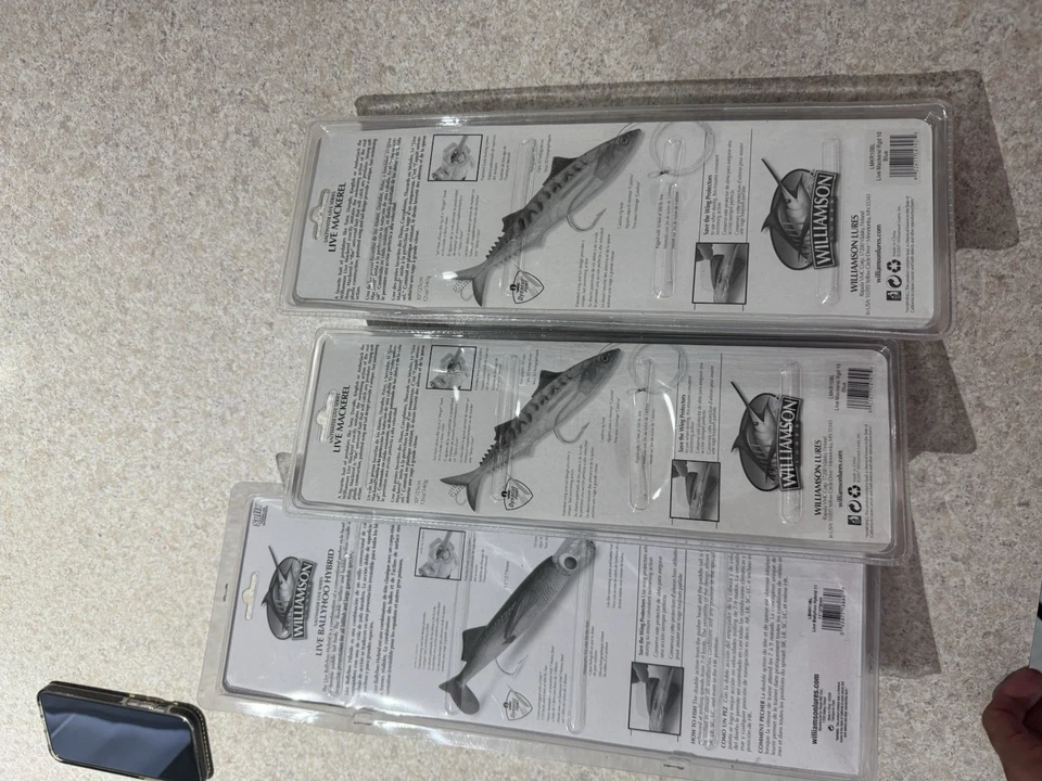 Lot Of 3 WILLIAMSON LIVE BALLYHOO And 2 Live Mackerel Fishing Trolling Lures - Image 2 of 4