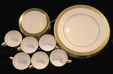 Vintage Royal Doulton "Belvedere" H5001 Bone China Dinner Plates, Cups & Saucers