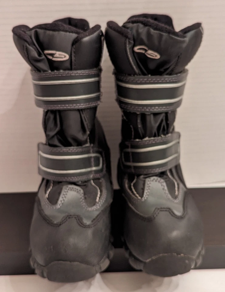 Botas de nieve de invierno unisex juveniles C9 negras y grises aisladas, talla: 13 duraderas cálidas Foto 2 de 4