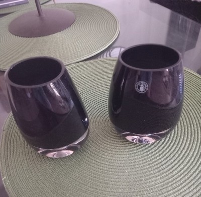 Zwei besondere schwarze Glasvasen, dickwandig, Handmade