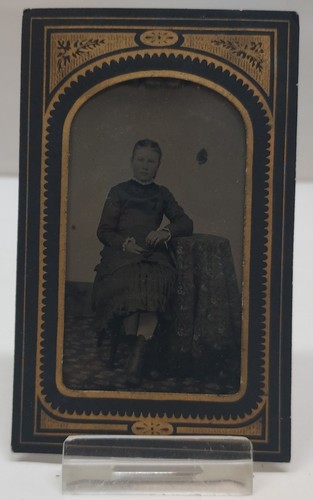 GIRL - Vintage PHOTOGRAPH - TINTYPE - listing #8017 - Picture 2 of 11