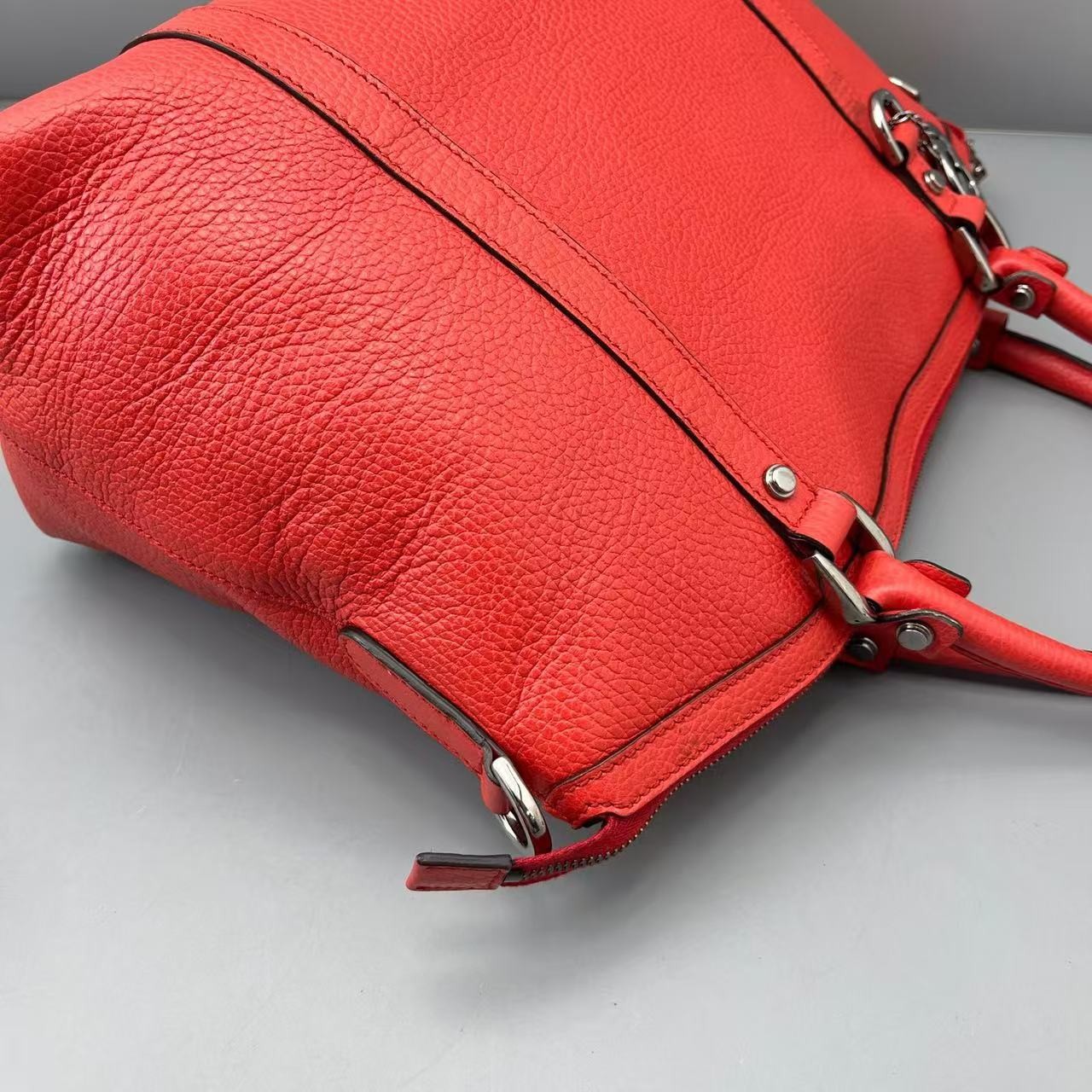 Gucci Red Interlocking G Grain Leather Hand Crossbody Tote Bag AUTH — image 8