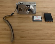 Vintage Canon PowerShot S200 Elph 2.0MP Digital Camera POWERS ON BLACK SCREEN