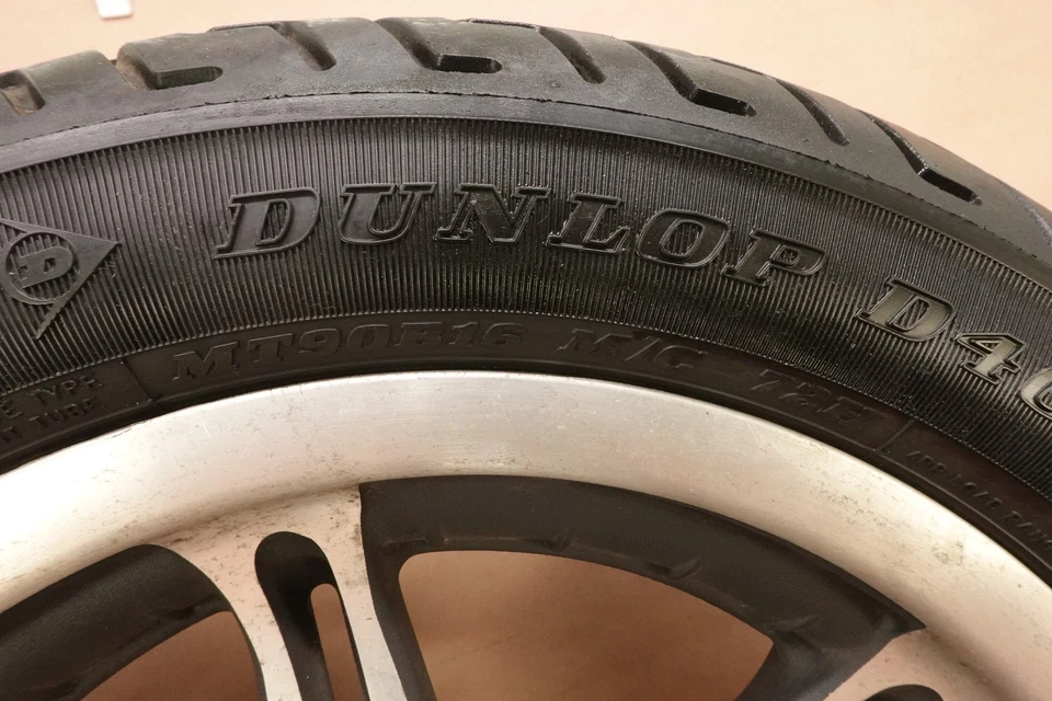 Harley-Davidson Road King 2007-2011 FLHR llanta delantera Dunlop MT90B16 Foto 3 de 4