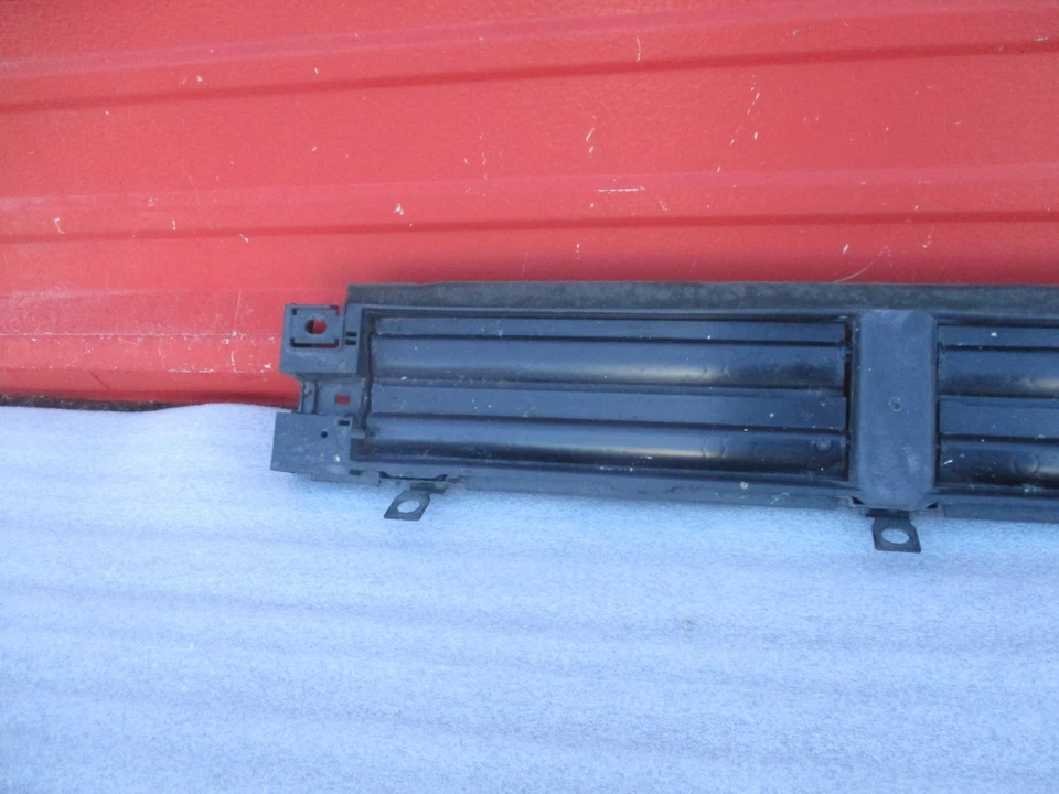 Obturador de rejilla activo inferior para Subaru Legacy 2018-2019 fabricante de equipos originales Foto 3 de 4