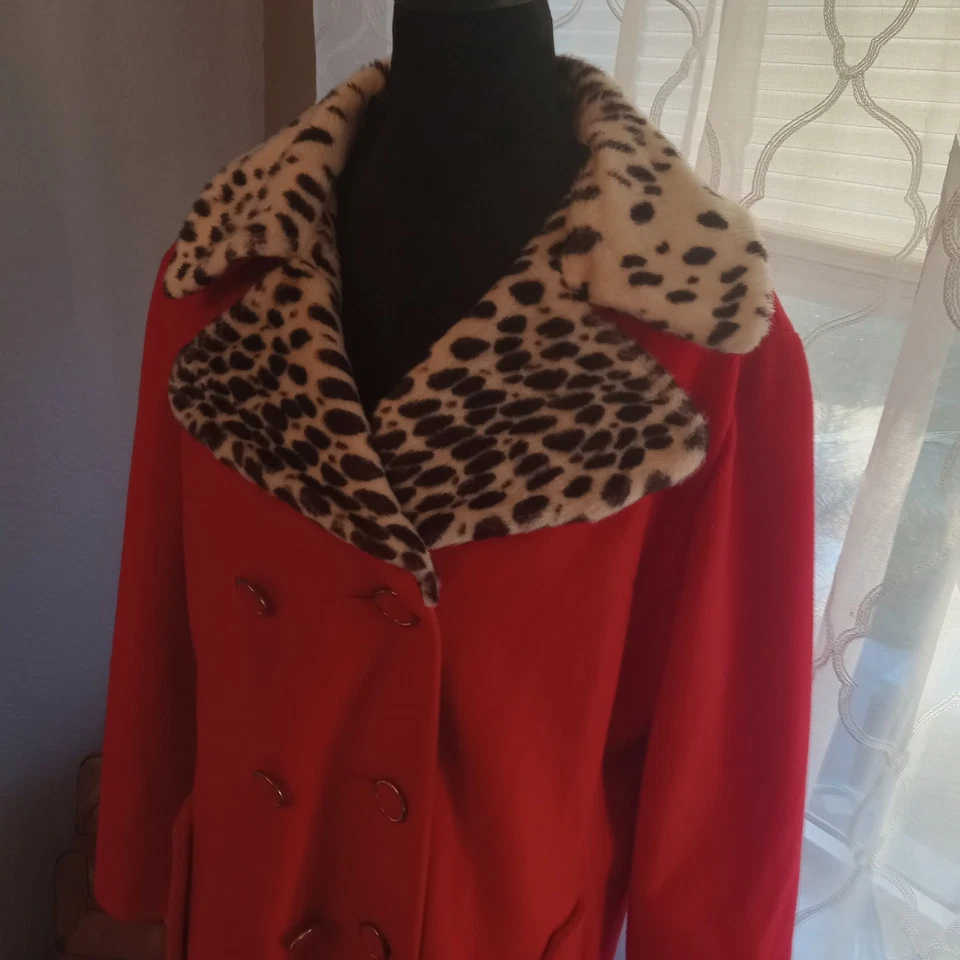 VTG Wool Pea Coat Red M/L? Leopard Print Collar Mob Wife 50s 60s 70s UNION MADE - Image 3 of 4