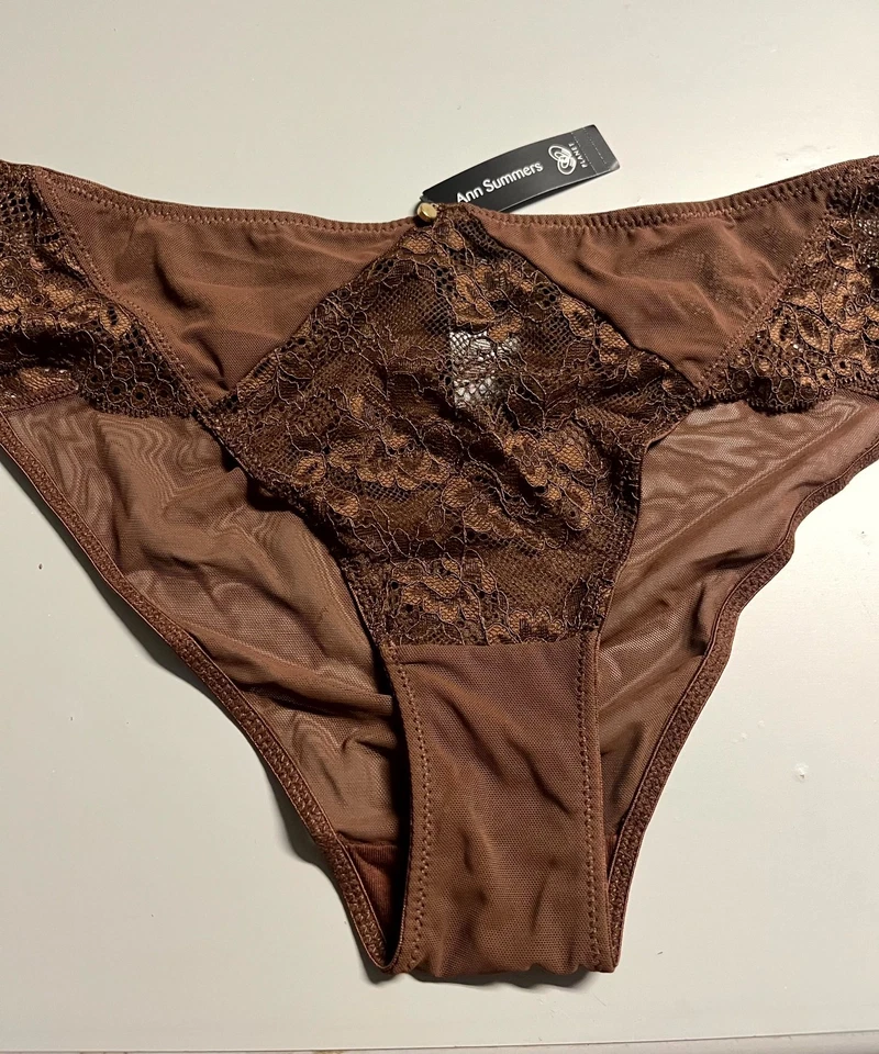 Sexy bragas brasileñas Ann Summers de encaje planeta para mujer Reino Unido 16 calzoncillo de tiro bajo desnudo Foto 2 de 4