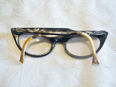 【1960’s】SWANK thick tortoise “cat eye” 90s Vintage Cat Eye Sunglass Rectangular Brown Tortoise Edgy