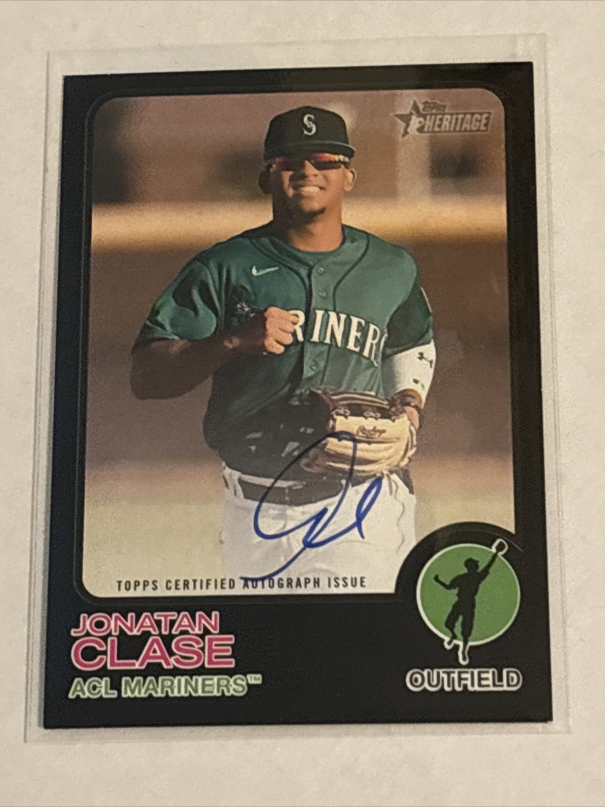 2022 Topps Heritage Minor League Jonatan Clase Black Border /50 Auto RC #ROA-JCL