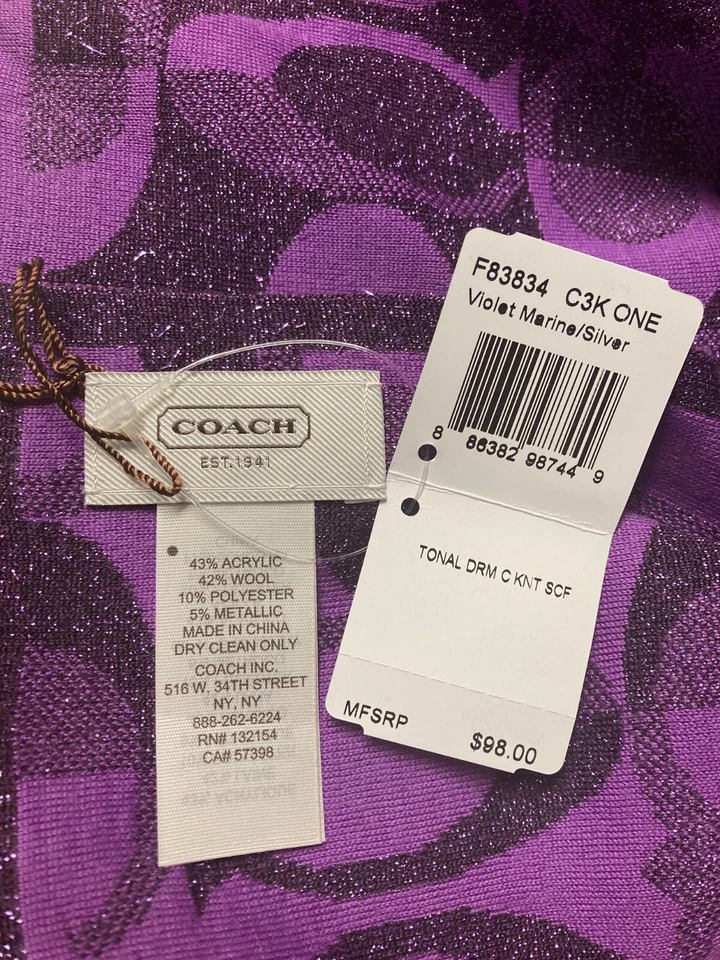 Bufanda para mujer Coach F83834, bufanda para mujer tejida tonal brillante con logotipo "C", precio de venta sugerido por el fabricante 98 USD Foto 2 de 3