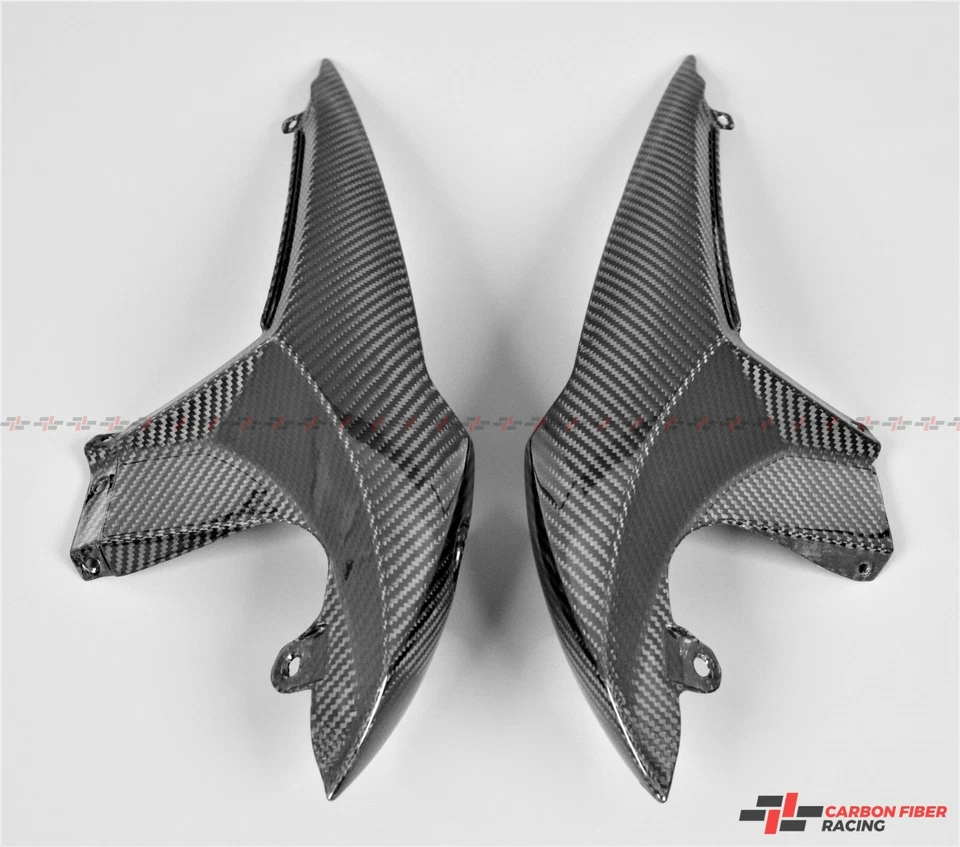 Боковые панели сидений 2013 Triumph Daytona 675 - 100% углеродное волокно - Изображение 2 из 3