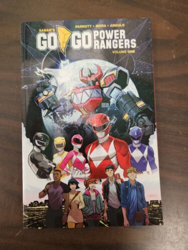 Saban's Go Go Power Rangers #1 (Boom! Studios) tpb softcover graphic novel - Afbeelding 1 van 2