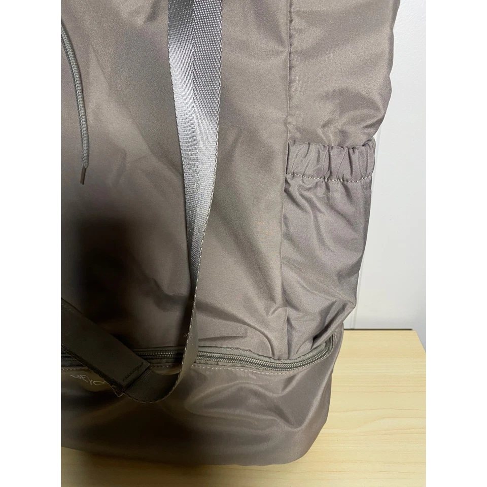 Beyond Yoga Convertible Drawstring Duffel Bag Travel Gym Workout Carryall - Image 4 of 4