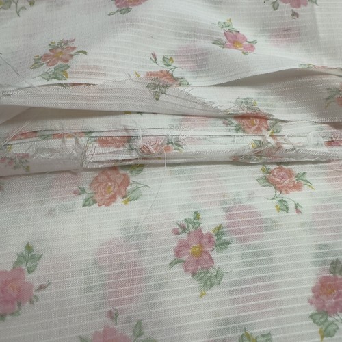 White Pink Flowers Light Weight 39" Wide 2 Yards Cotton Fabric F-3515 - Picture 5 of 7