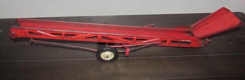 Vintage McCormick IH Conveyor Belt Hay Bale Elevator About 18 Inches Steel Toy