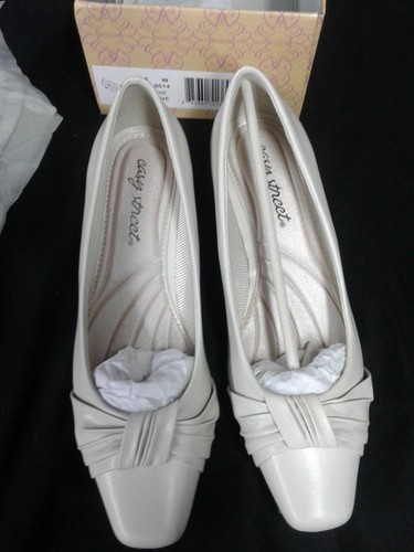 Easy Street Women's Waive Pump Bone 6 W - Imagen 3 de 6