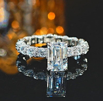 2.5ct Luxurious Emerald Cut 18K Gold Vermeil Ring with Lab Grown Diamond