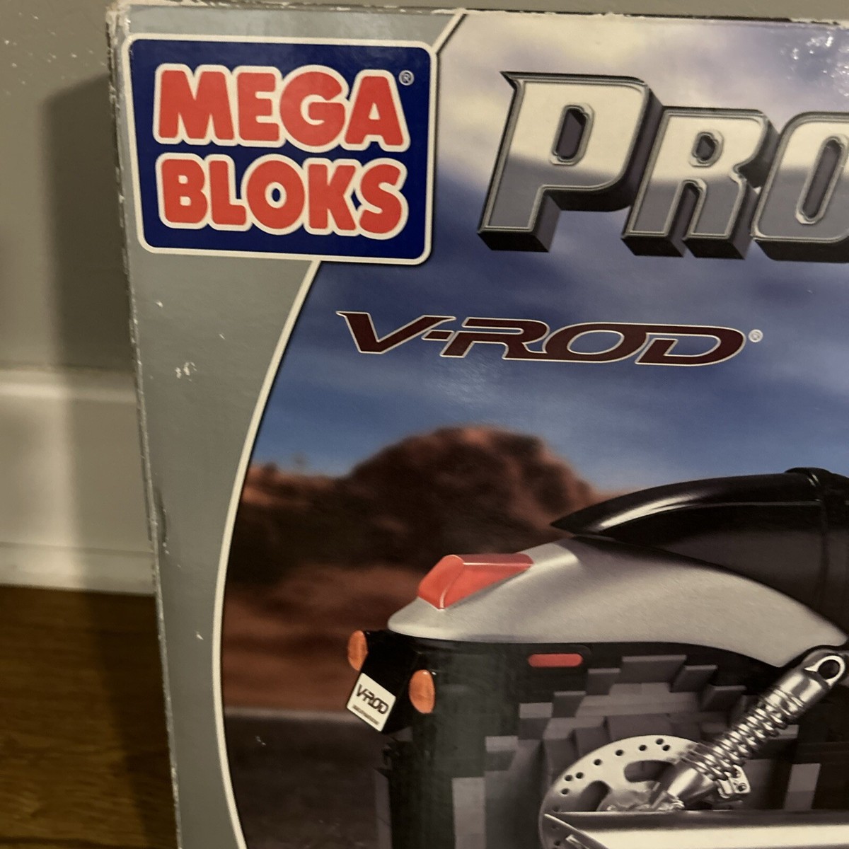NEW MEGA BLOKS Pro Builder Harley Davidson V-Rod 9773 Motorcycle