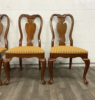 Vintage Universal Furniture Queen Anne Style Dining Chairs - Set