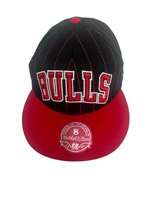 Chicago Bulls Men s Mitchell Ness Fitted 1995-1996 Championship Cap 7 7/8