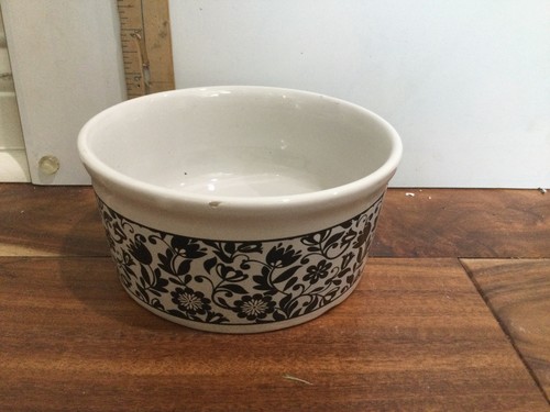 , BLACK  Stoneware Pet Bowl with Design, White, 3-3/4 Cup SMALLNICK