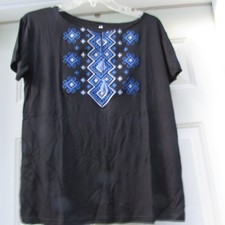 Ukrainian vyshyvanka t-shirt woman, Embroidered Ukraine ornament t-shirt black