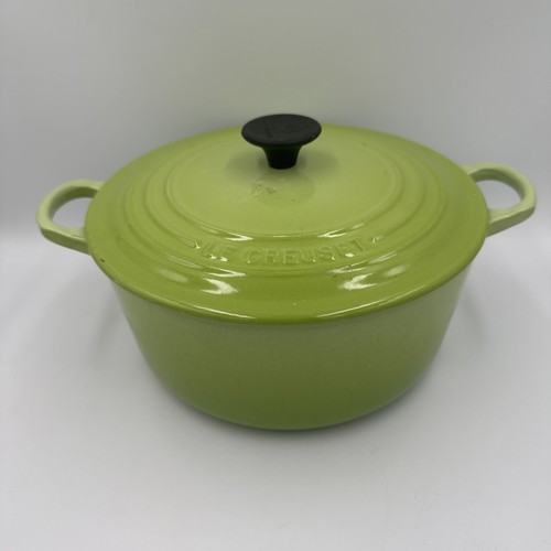 VTG LE CREUSET FRANCE #22 LIME GREEN ENAMELED CAST IRON DUTCH OVEN POT 3 1/2 QT