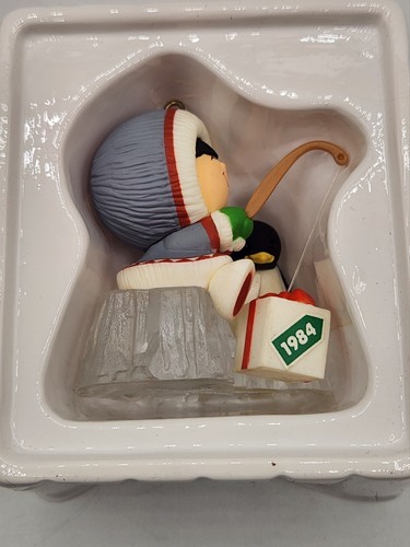 Hallmark Keepsake Ornament 1984 Frosty Friends Christmas Eskimo 5th in Series - Bild 2 von 9