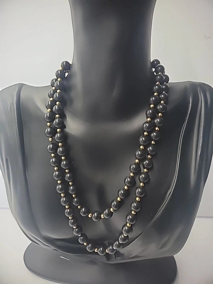 Fantasia de joia vintage Monet colar com miçangas tom de ouro preto - Imagem 3 de 4