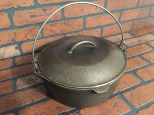vintage dutch oven cast iron
